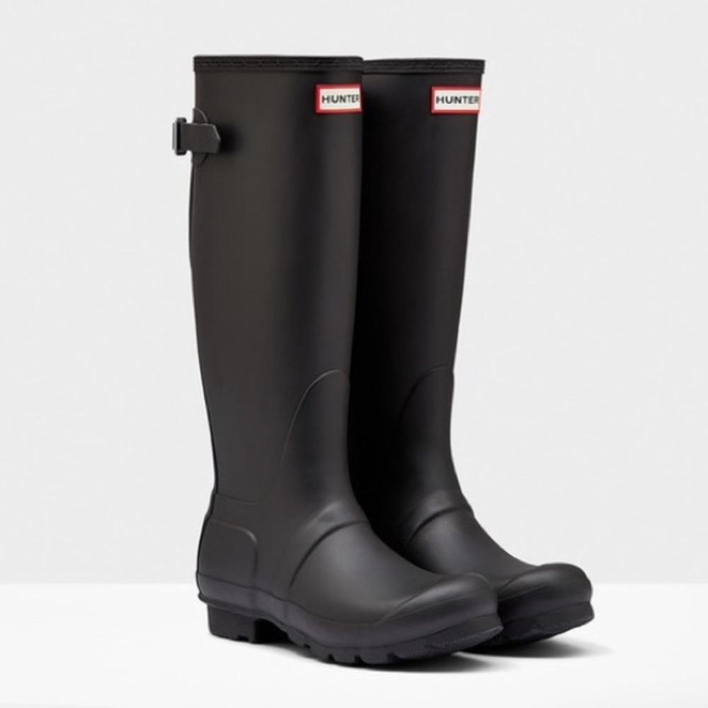 HUNTER women’s tall black matte rain boots